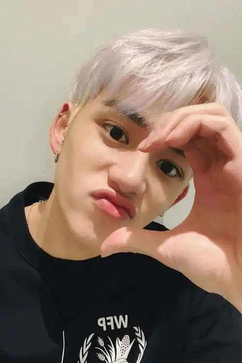 黄旭熙lucas|可爱鸭鸭嘴