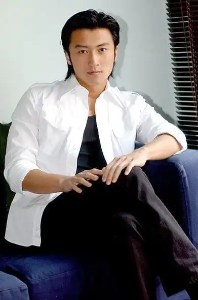 15岁访问曝光谢霆锋早认定王菲作伴侣