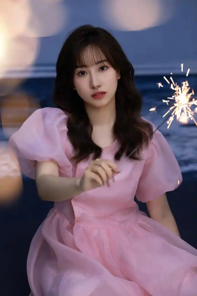 今天是个甜妹.#天真蓝 #写真 #分享照片 - 抖音