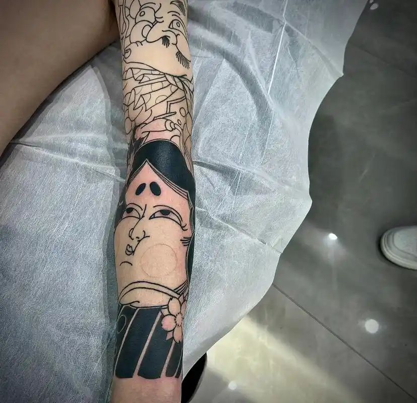 阿多福纹身 #老传统花臂阿多福 花臂火男 第一次上色进度