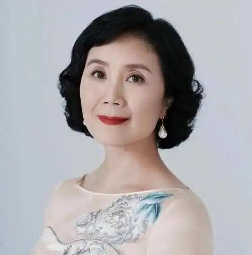 回顾《北京人在纽约》,龙套成一线大佬,刘亦菲妈妈越来越美