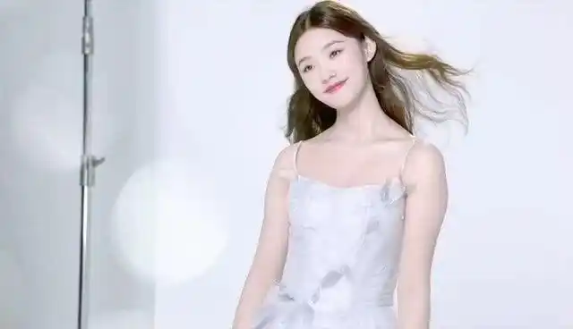 爱飘飘酵素液之代言人:林允