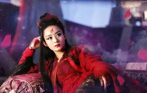 《花千骨》赵丽颖红衣妖冶演绎霸气妖神