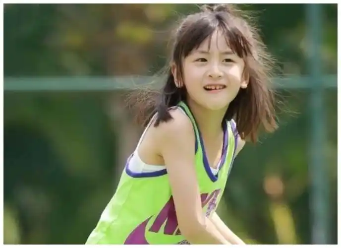 田亮女儿森碟近照曝光,被吐槽成"女装大佬",看清脸蛋惊讶了