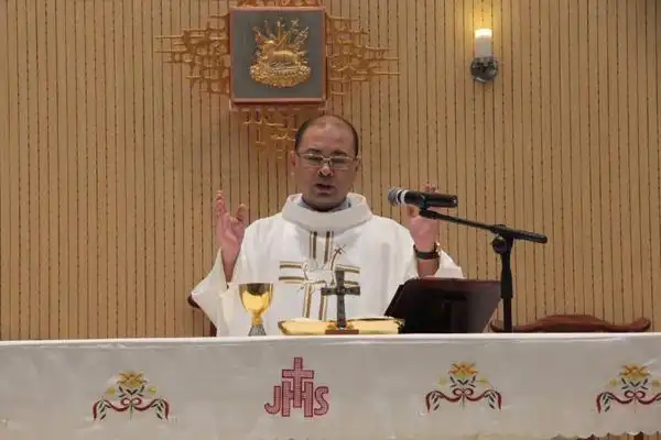 庆典由吴江堂区钱志良神父主持.