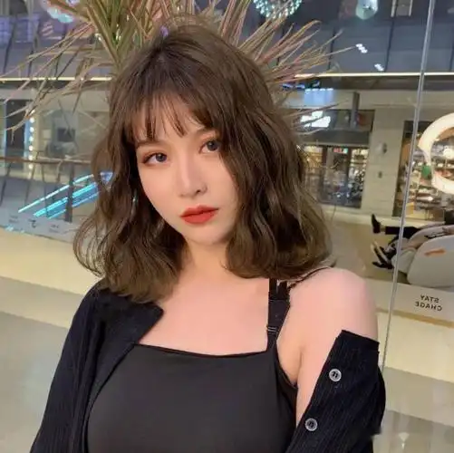 蛋蛋卷发型怎么烫