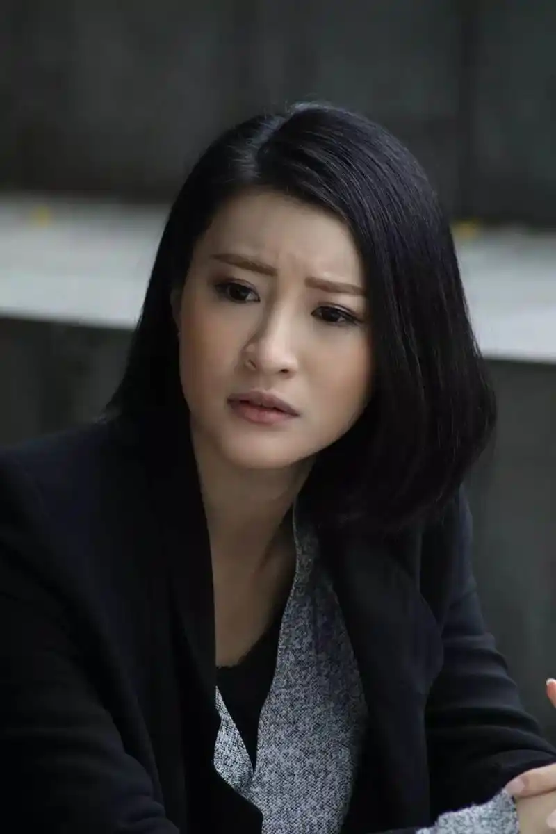 tvb电视剧《十二傳説》播出以来收视不俗,剧集以平时无綫较罕见的都市