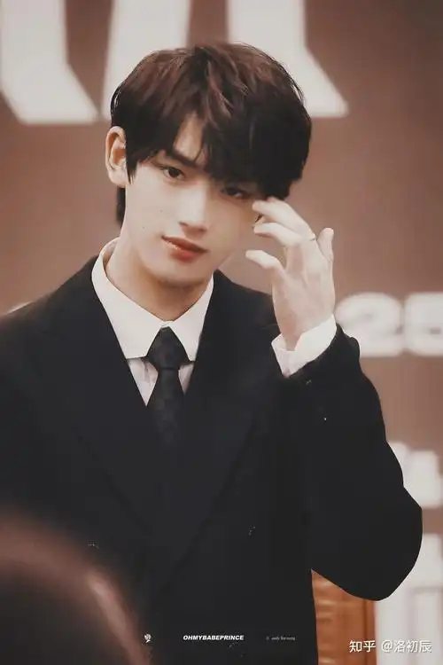 丁程鑫有哪些令人拍案叫绝的神图? - 知乎