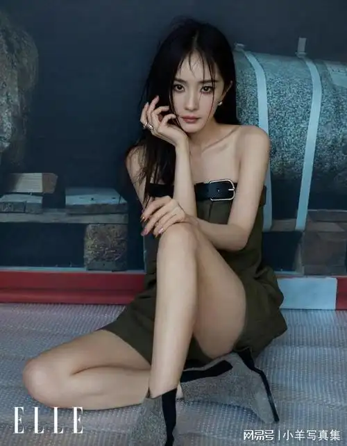 杨幂这大长腿谁能不爱