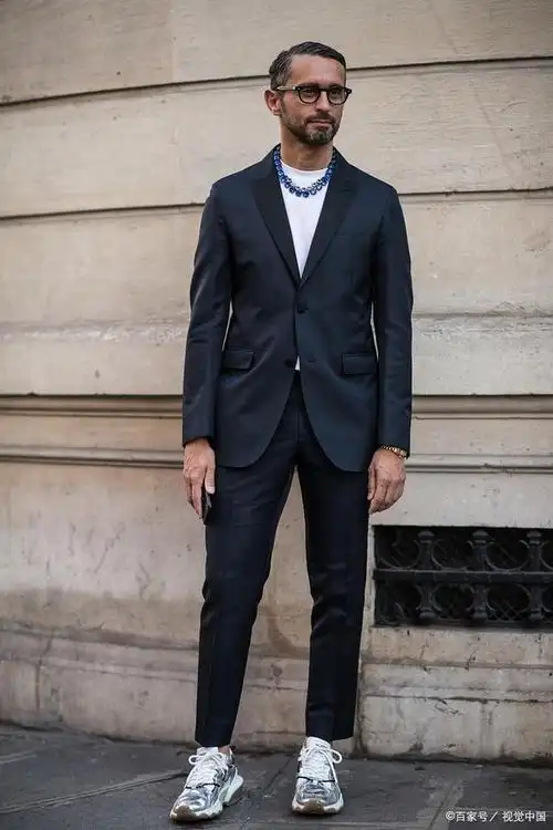 穿西装除了搭配皮鞋还能配什么鞋子?