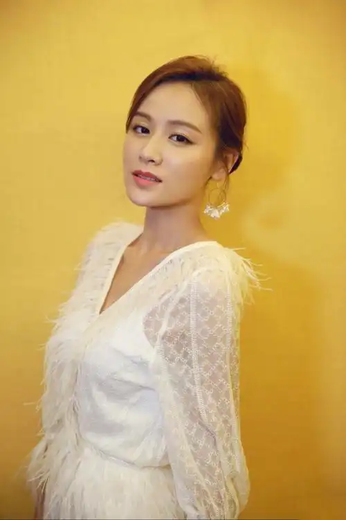 2015年第10届劲歌王金曲金榜全球华人乐坛音乐盛典传媒大奖——叶一茜