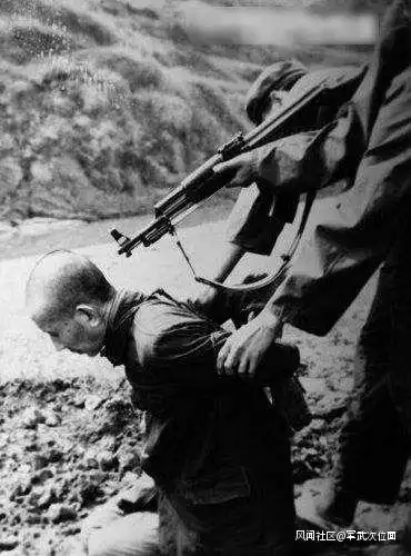 死刑犯爆头后突然复活了,是拉去继续火化还是补枪再火化?