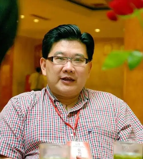 九转大肠受害者上海第一主持人为你揭秘曹可凡的双面人生