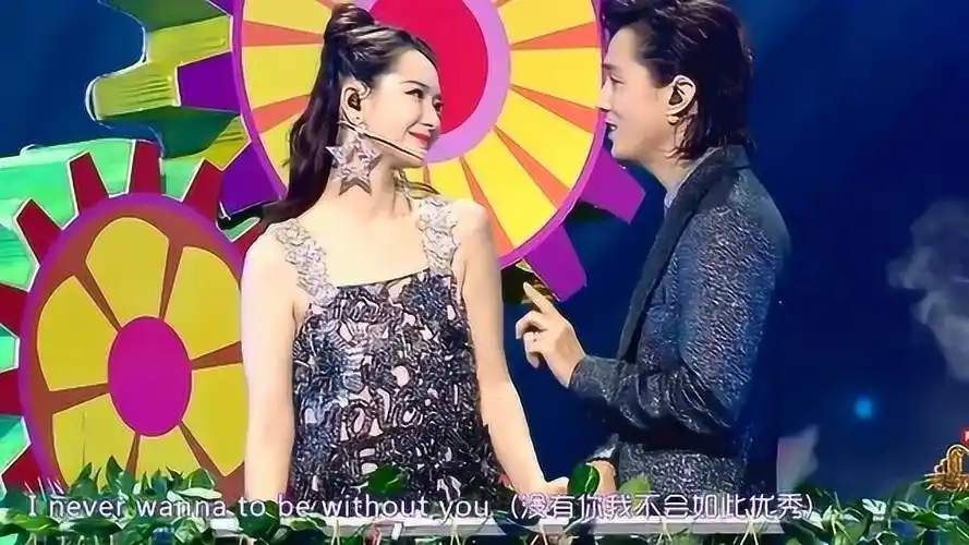 戚薇李承铉同台,合唱女儿lucky同名歌曲,这两人简直配一脸