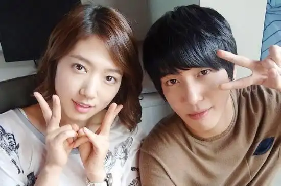 朴信惠大婚,回想起六个绯闻男友,每一位都是男神级别_合作_交往_观众