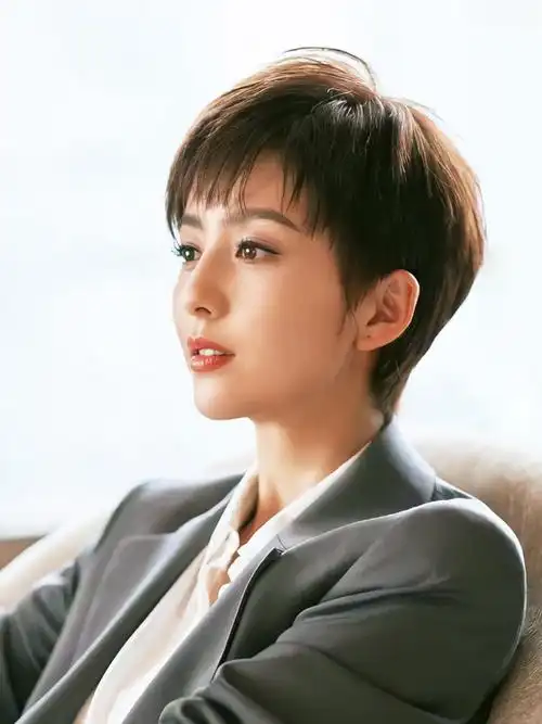 茜拂商贸城的小店的优惠券大全—假发女短发自然全头u套式真人发丝