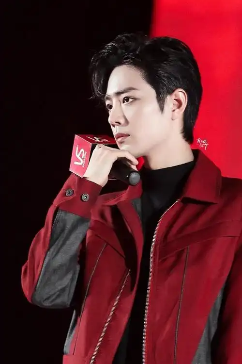 肖战##肖战纯素颜开机图##肖战我想你了