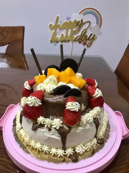 清茶-117做的双层生日蛋糕