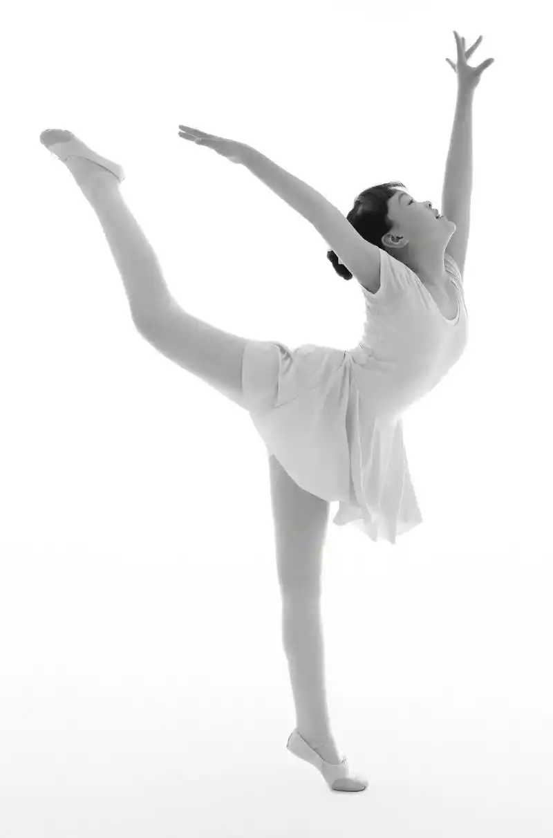 学舞蹈的女孩气质棒棒哒