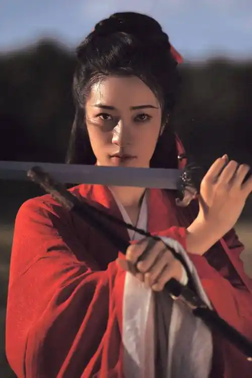 栾蕾英古风大片 手持利剑演绎独行女侠客_电影_武侠_世界