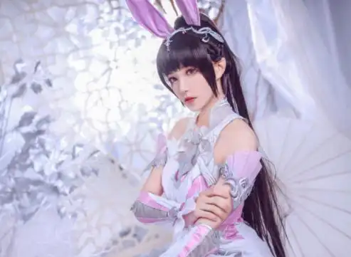 斗罗大陆:最美小舞cos来袭,还原度很高,大长腿配白色袜,爱了