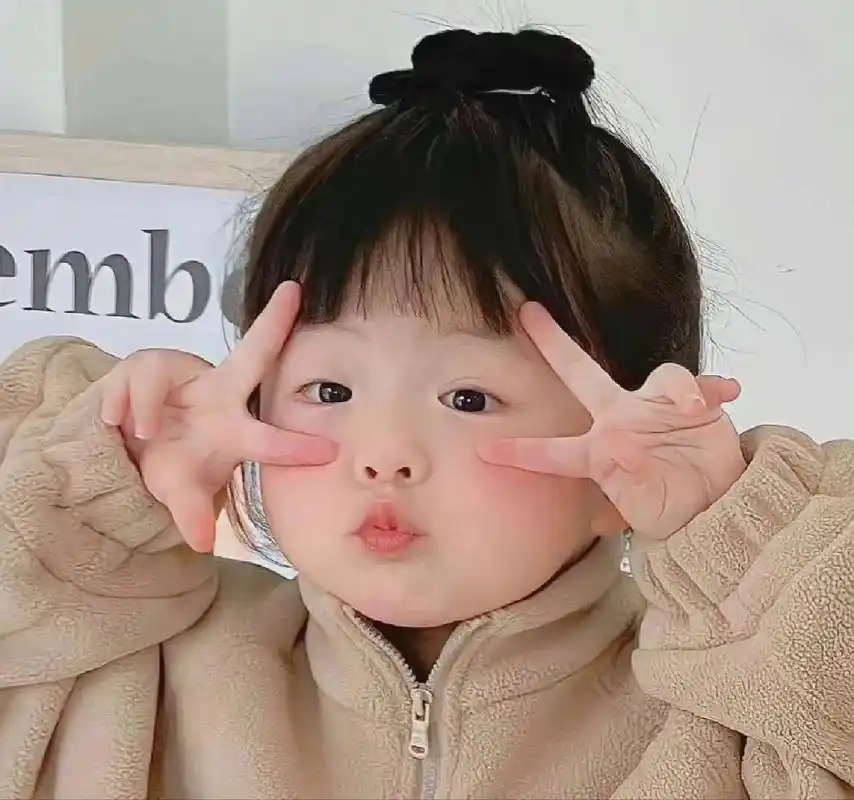 真人版可爱萌娃头像 可爱到戳进我的心巴!