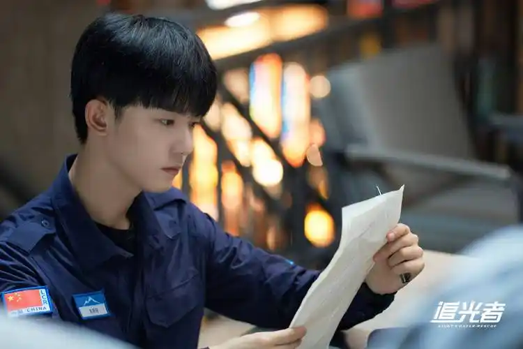 李明德扮演的周明明虽然是个富家子弟,但与以往电视剧中的富少爷有所