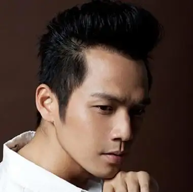 秃鬓角男士合适发型 最流行的发型男生