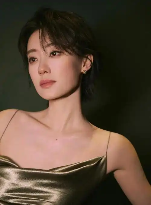 杨幂张小斐袁姗姗大学照片原来三人是舍友印证顶峰处相见