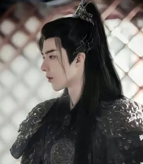 同样扮古装"半束发",有人一眼万年,有人却不忍直视,差距大_发型