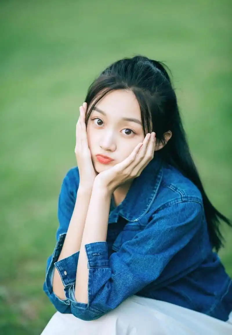 领动计划# 曲芷含,又一朵出自东北的小花,看这小嘴撅的脾气肯定杠杠