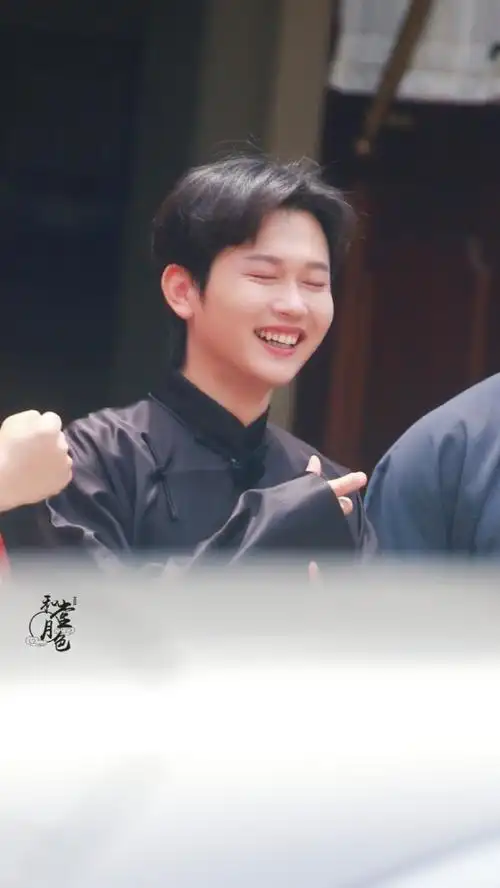 孟鹤堂 德云斗笑社