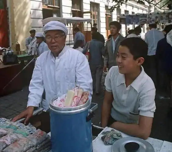 中国80年代最真实的50张老照片无比怀念美好的回忆