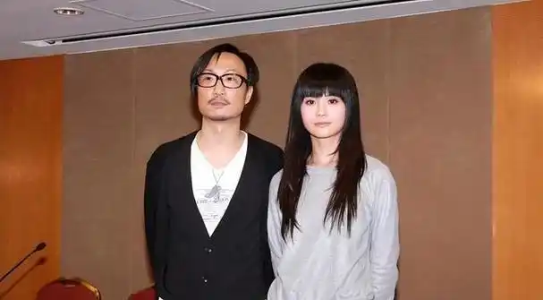 郑中基开演唱会与13岁女儿合唱,网友:原来与阿sa离婚这么久了