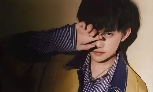 易烊千玺 - 堆糖,美图壁纸兴趣社区