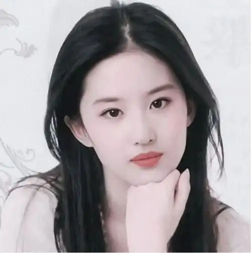 曝刘亦菲17岁面试小龙女素颜照五官平平无惊艳感被疑不像本尊