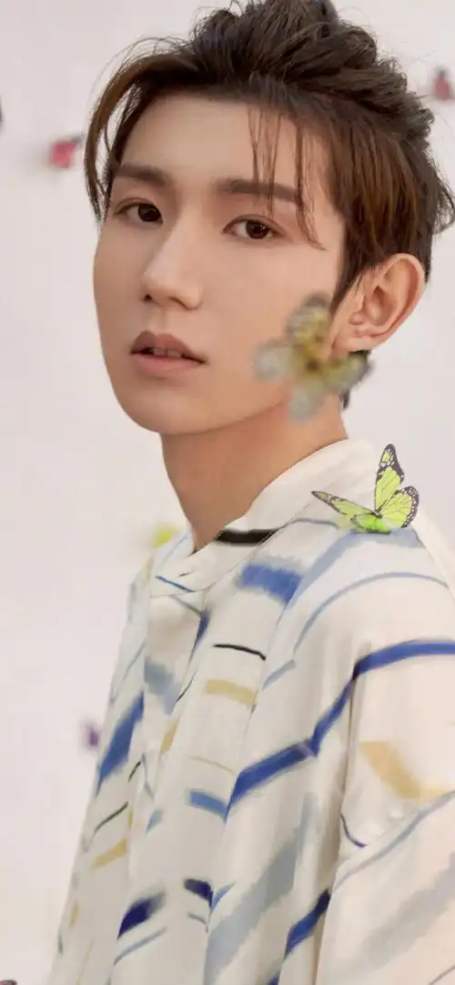 时间:2021-07-22浏览:(224)标签:王源格式:jpg热门壁纸标签王羽杉