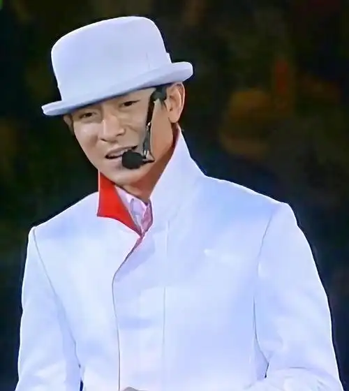 刘德华99年香港红馆演唱会开场图集