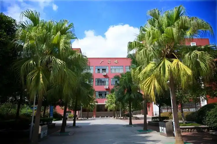 湖南广益实验中学初2019级新生军训报到须知