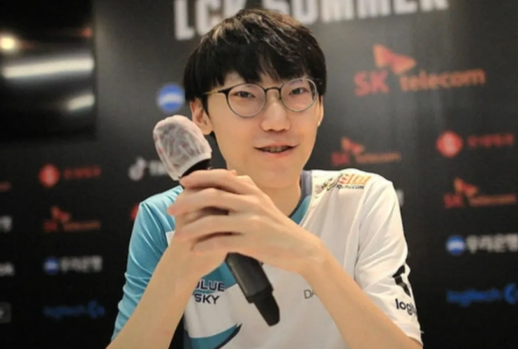 也就是说,nuguri选手想要成为下一个faker,因为faker是目前英雄联盟玩