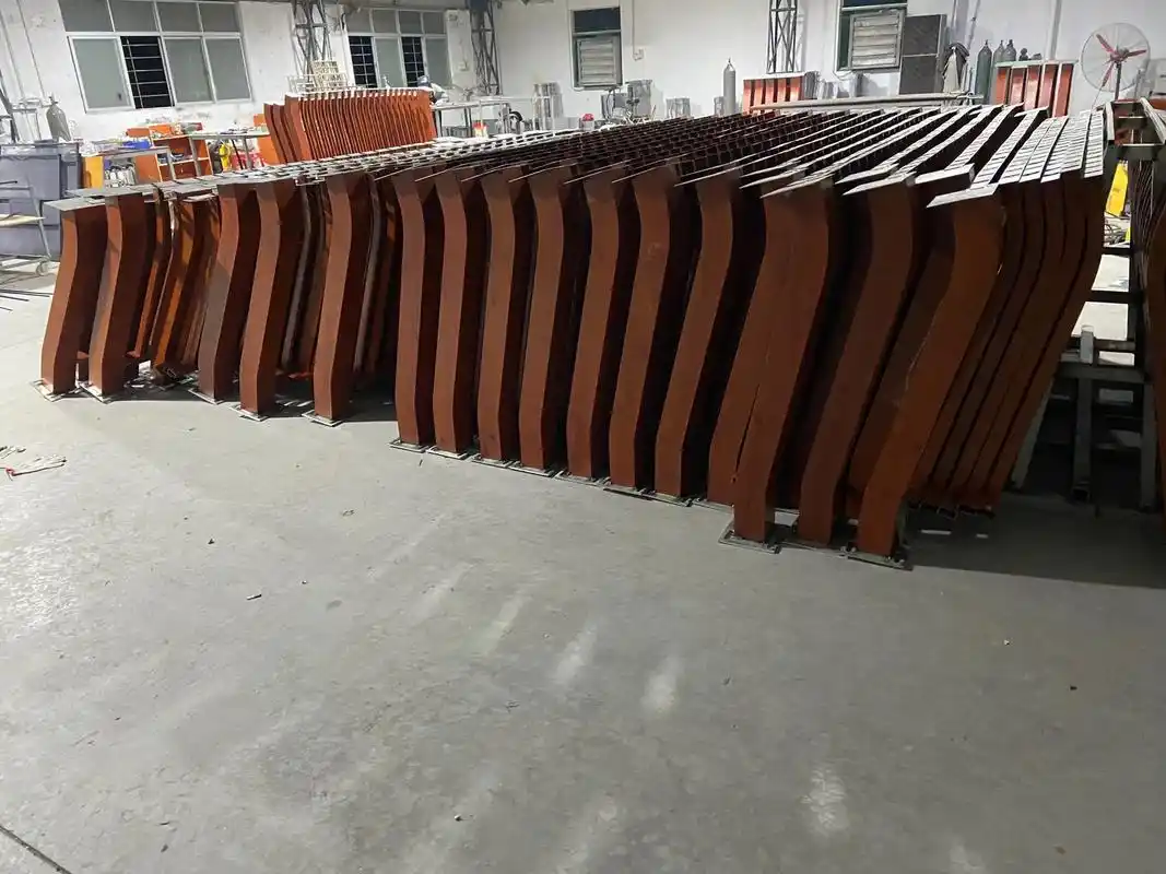 不锈钢木纹色护栏.本公司生产各种不锈钢材质,不锈钢木纹色,镀 - 抖音