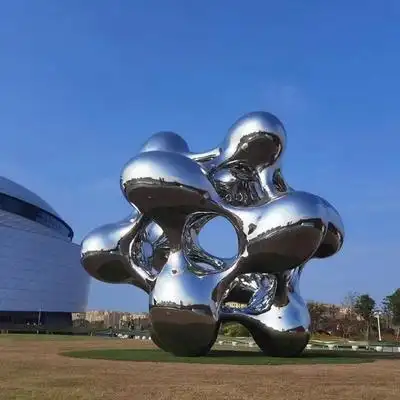 高端大气,现代简约等特点的雕塑多使用不锈钢材质,三毛雕塑专业从事