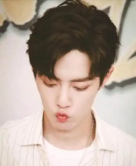 盘点肖战嘟嘴瞬间粉丝可爱不分年龄