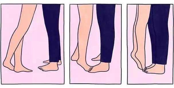 情侣之间应该做什么动作(情侣之间超撩人的12种身体接触)(8)