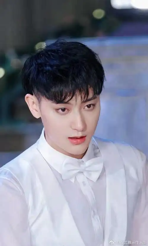 黄子韬超话#黄子韬新游记#观最近绯闻事件有感:黄子韬的粉圈绝绝子