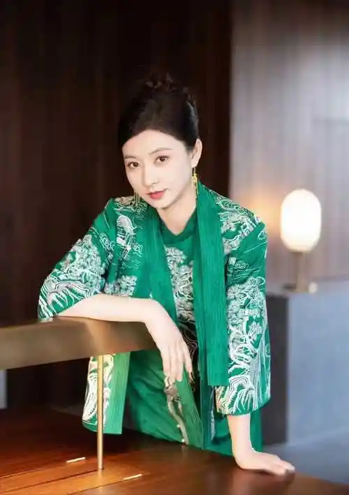 沈眉庄斓曦美与爱美丑两相宜