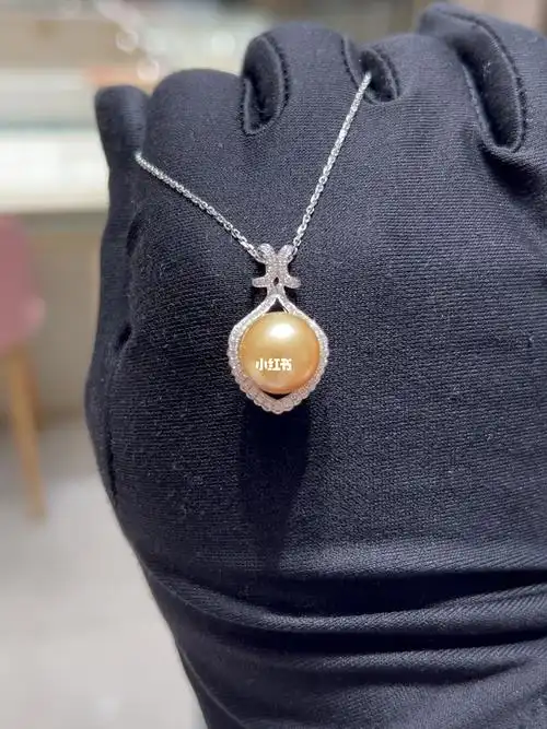 周大福海水珍珠金珍珠项链