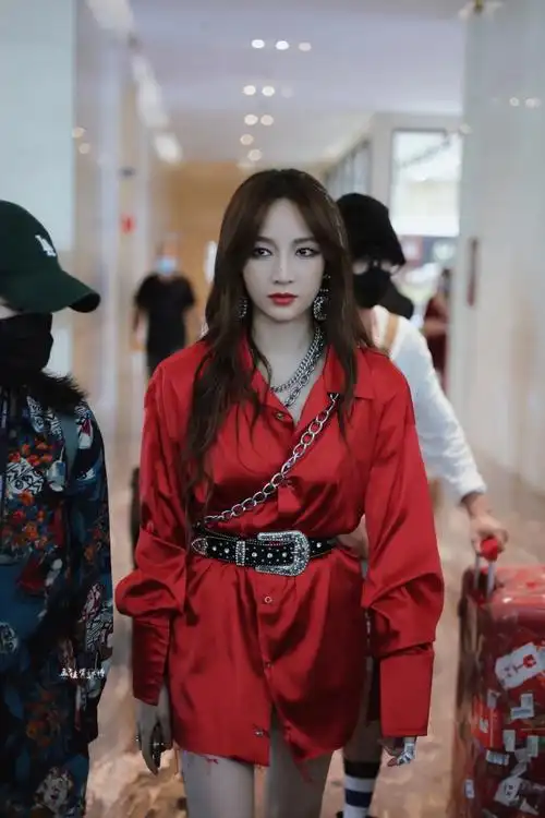 孟佳加盟爆裂舞台