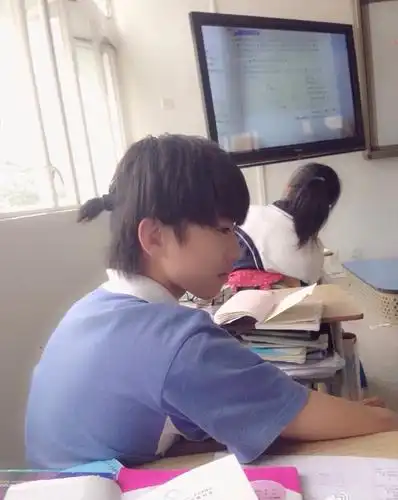 蔡徐坤整容是真的么从小帅到大的蔡徐坤用事实证明这件事