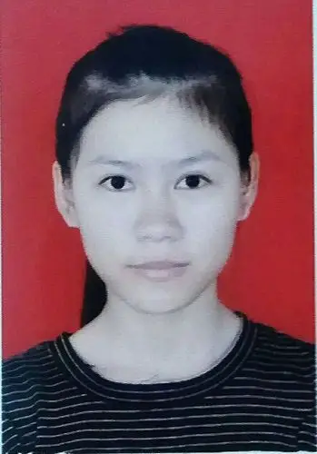 不一样的风格不一样的喜好罢了 先发一张长发时绑起来的证件照 截个